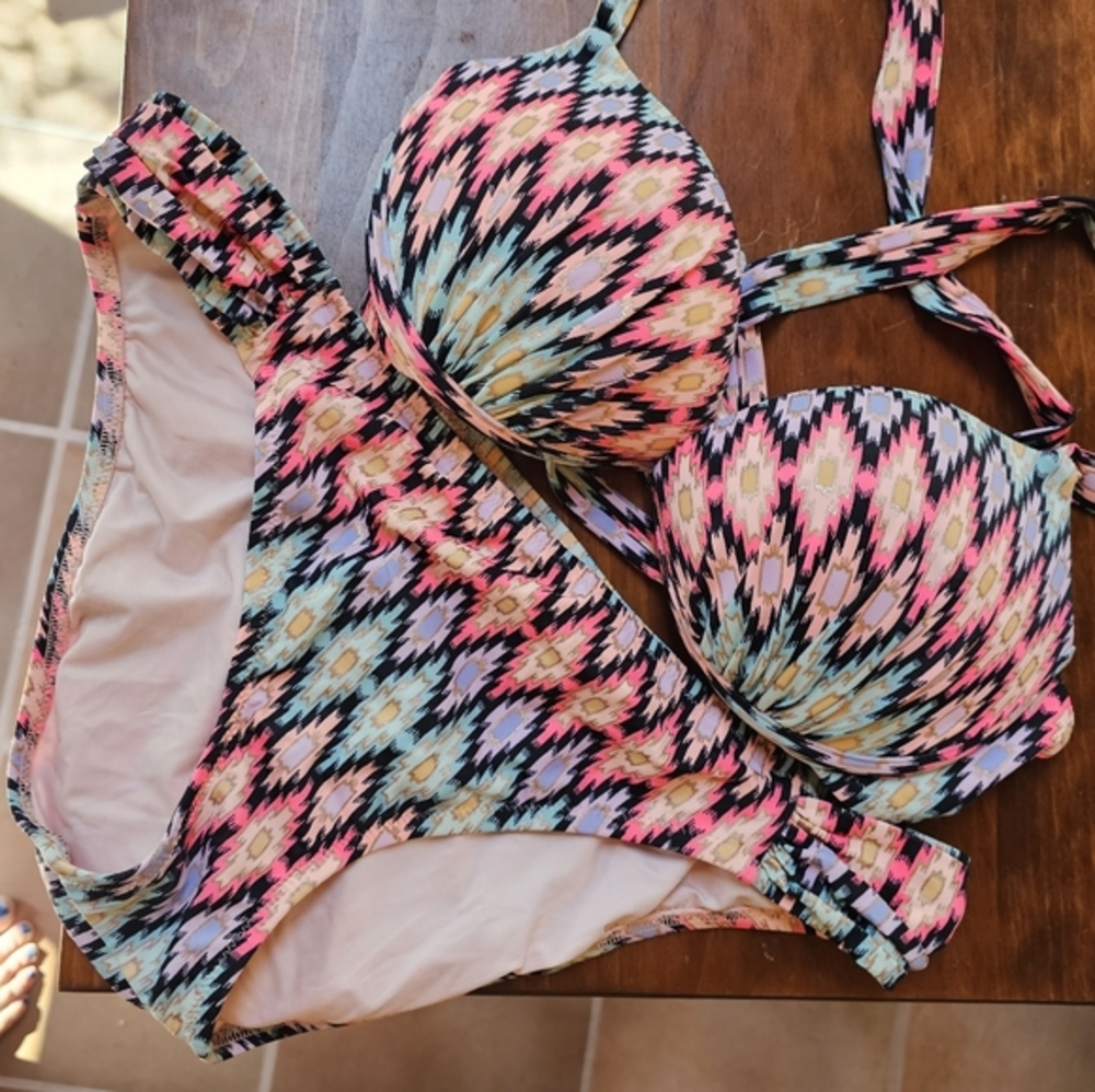 VS Bikini